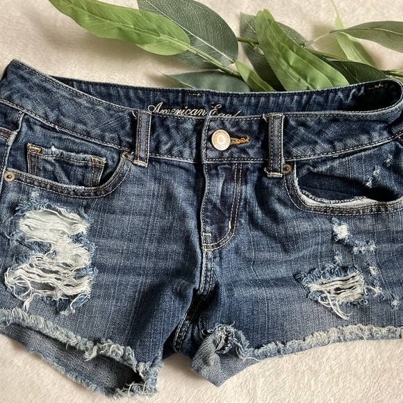 American Eagle Outfitters Pants - American Eagle cutoffs size 4